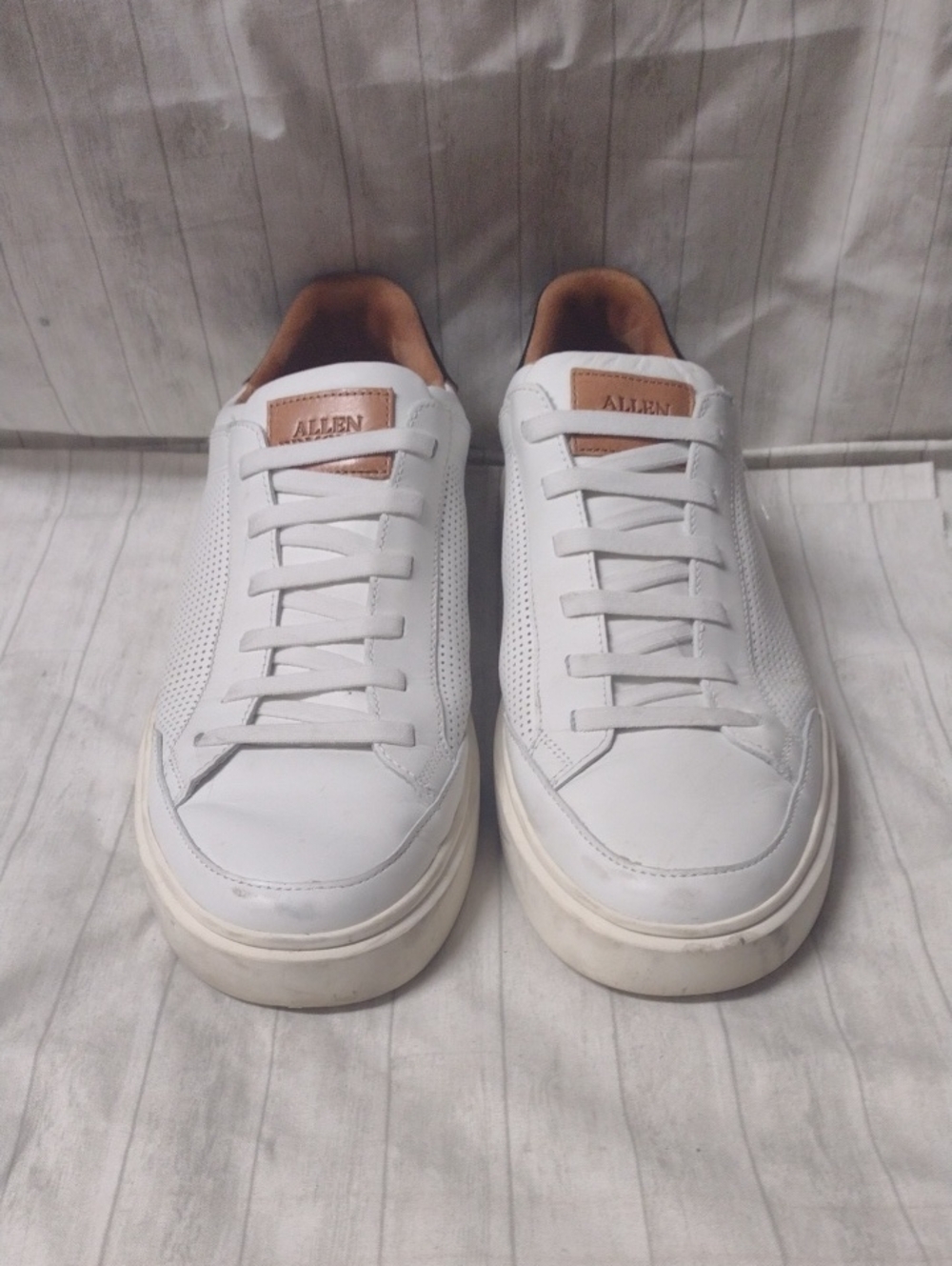 Allen Edmonds White Leather Sneakers (J1308)